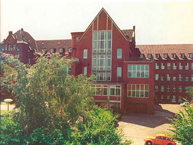 1950 bis 1952 - Errichtung großer Anbauten (Südflügel), Modernisierungen des Altbaubereiches